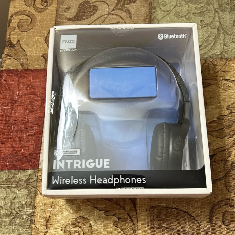 Muze by Vivitar Intrigue Wireless Headphones New in Box